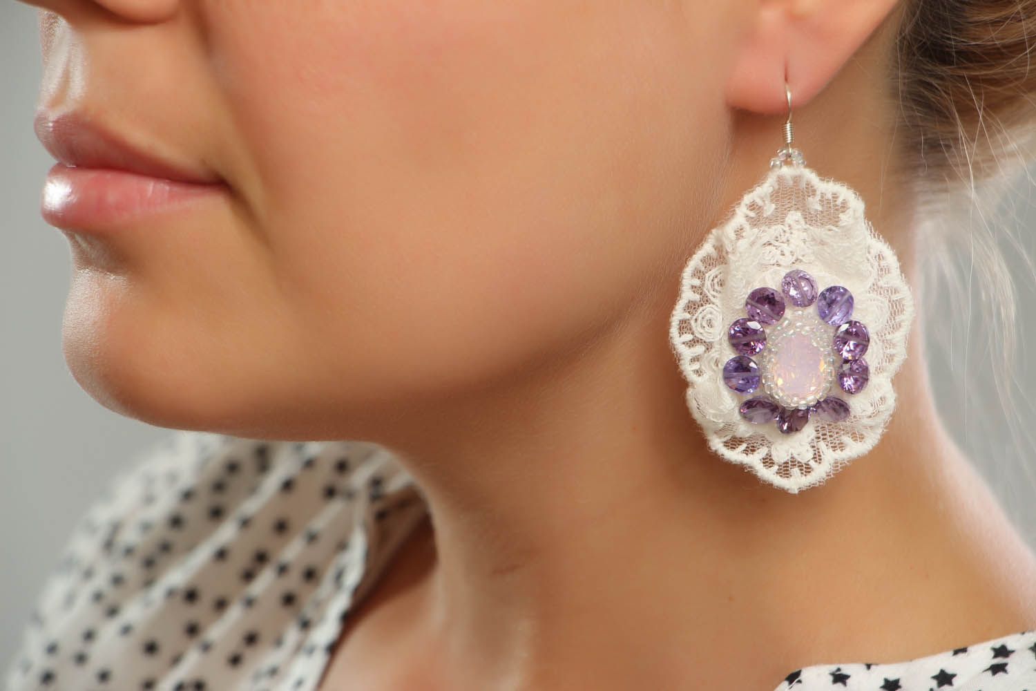 Earrings with crystal and lace photo 5