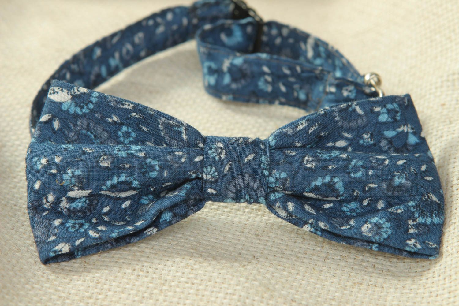 Festive bow tie made of cotton fabric photo 2