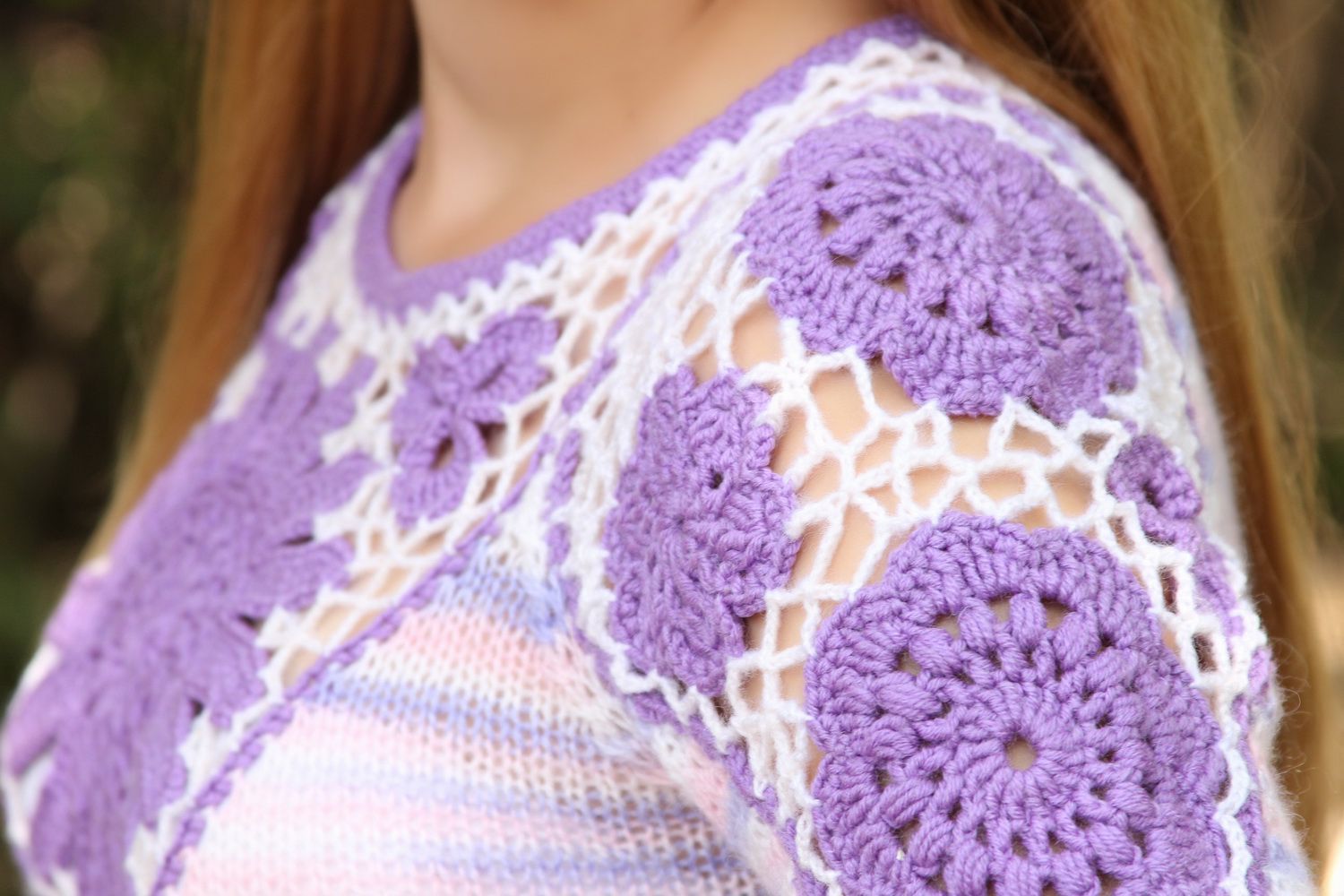 Pull tricoté en laine lilas fait main  photo 1