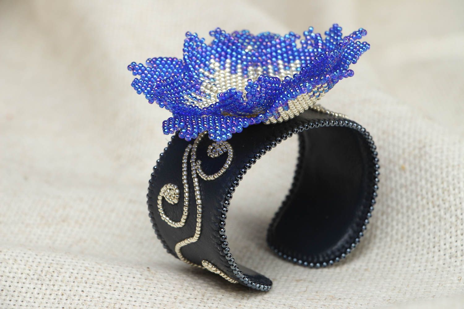 Leather bracelet with beaded flower photo 2
