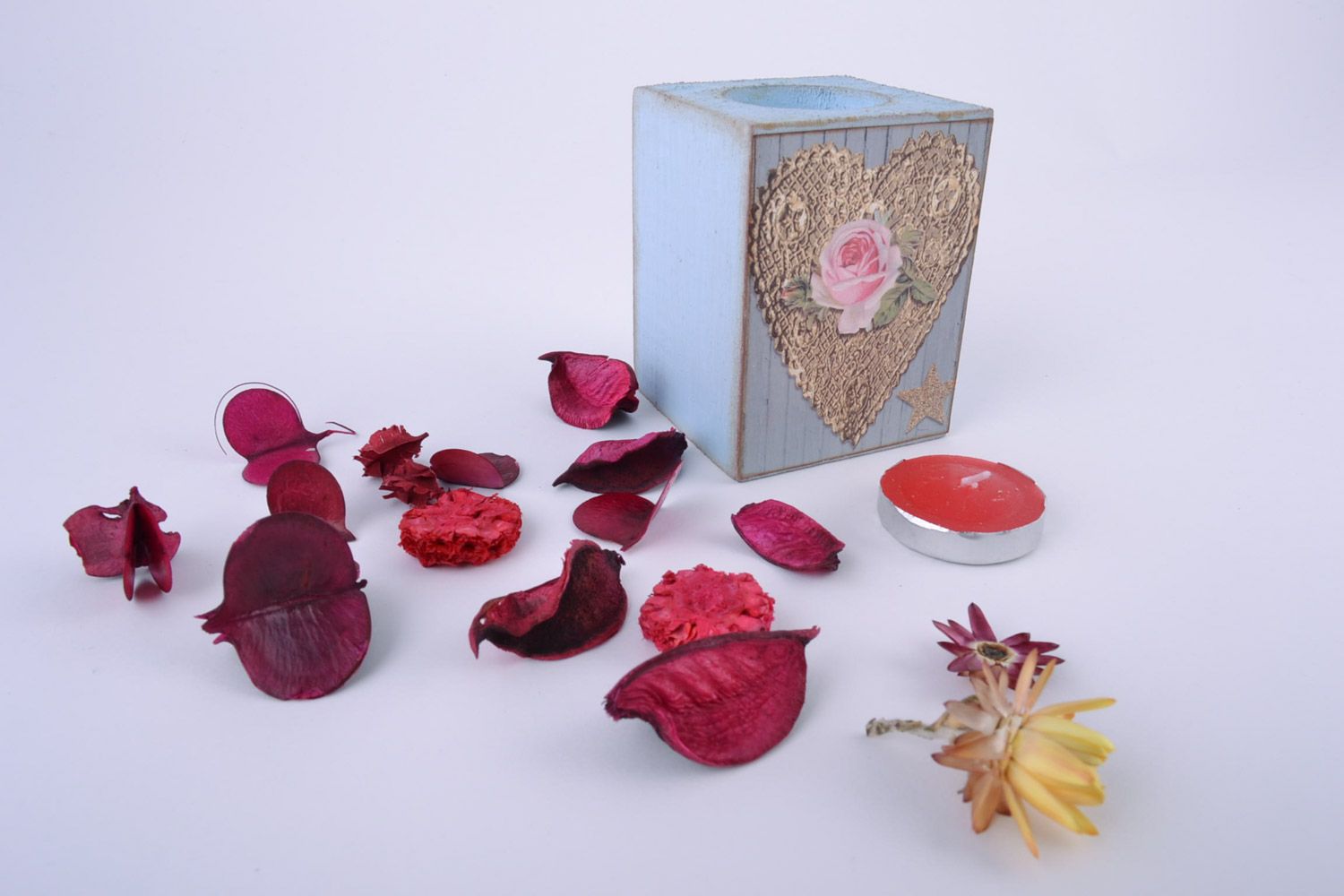Handgemachter Teelichthalter aus Holz mit Bild von Herz und Rose in Decoupage Technik foto 1