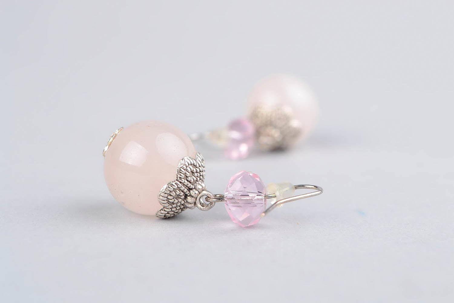 Boucles d'oreilles de quartz rose et cristaux tchèques  photo 2