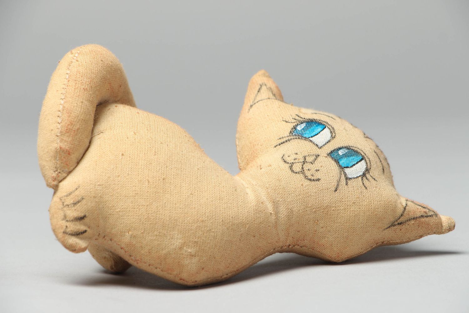 Gatto carino fatto a mano pupazzo di peluche giocattolo simpatico da bambini
 foto 3