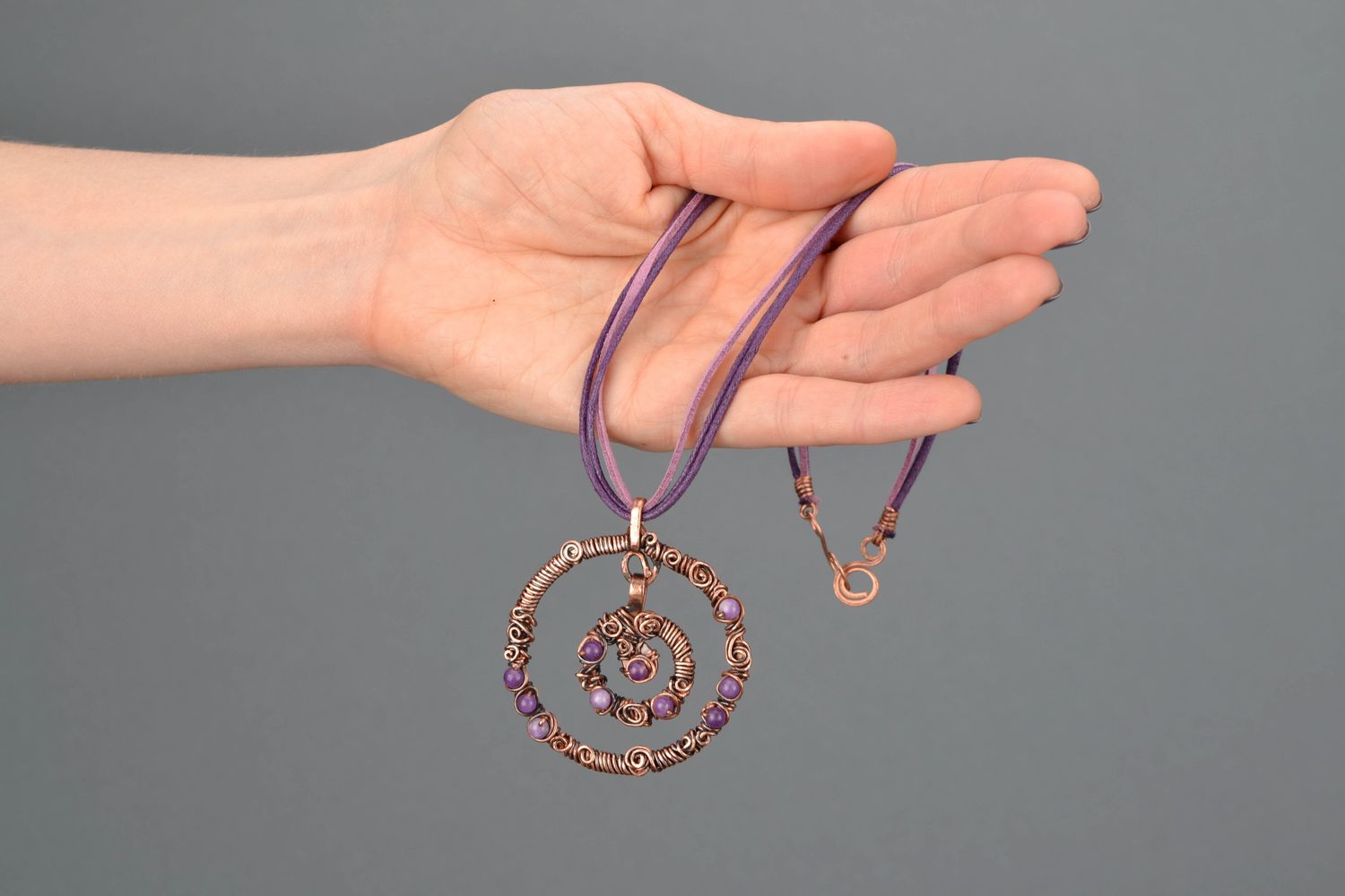 Wire wrap pendant with natural amethyst stone Eternal Circle photo 2