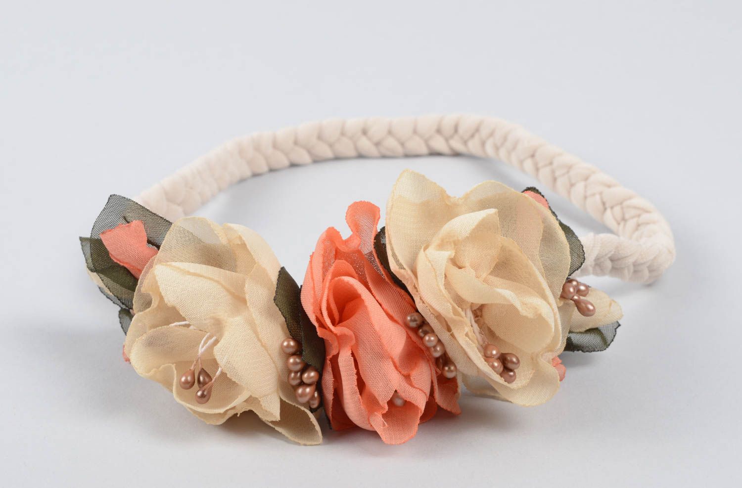 Designer Schmuck zartes Haarband mit Blumen handmade Accessoire für Haare  foto 1