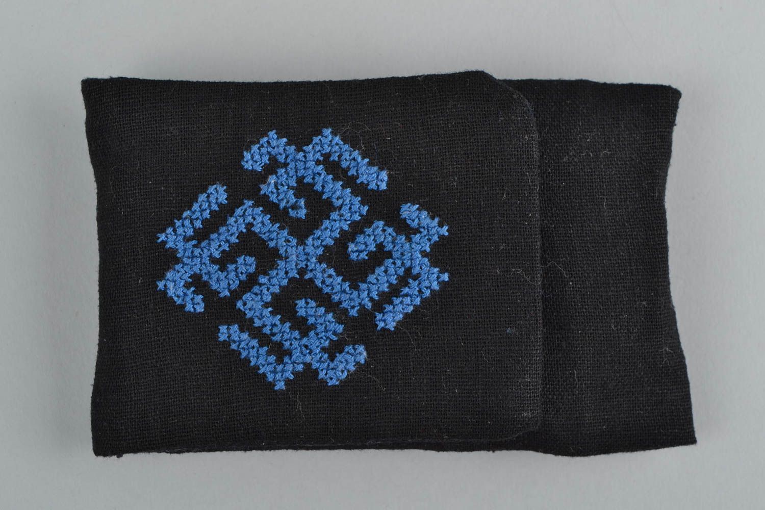 Funda de tela de lino azul para móviles bordada a punto de cruz artesanal foto 3