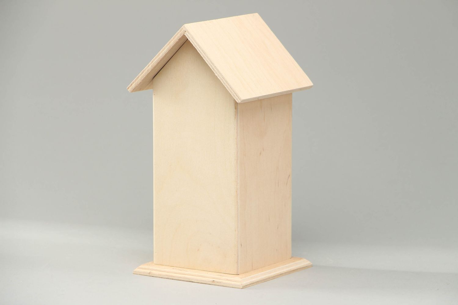 Pieza en blanco para creatividad con forma de casa de madera para decoupage foto 2