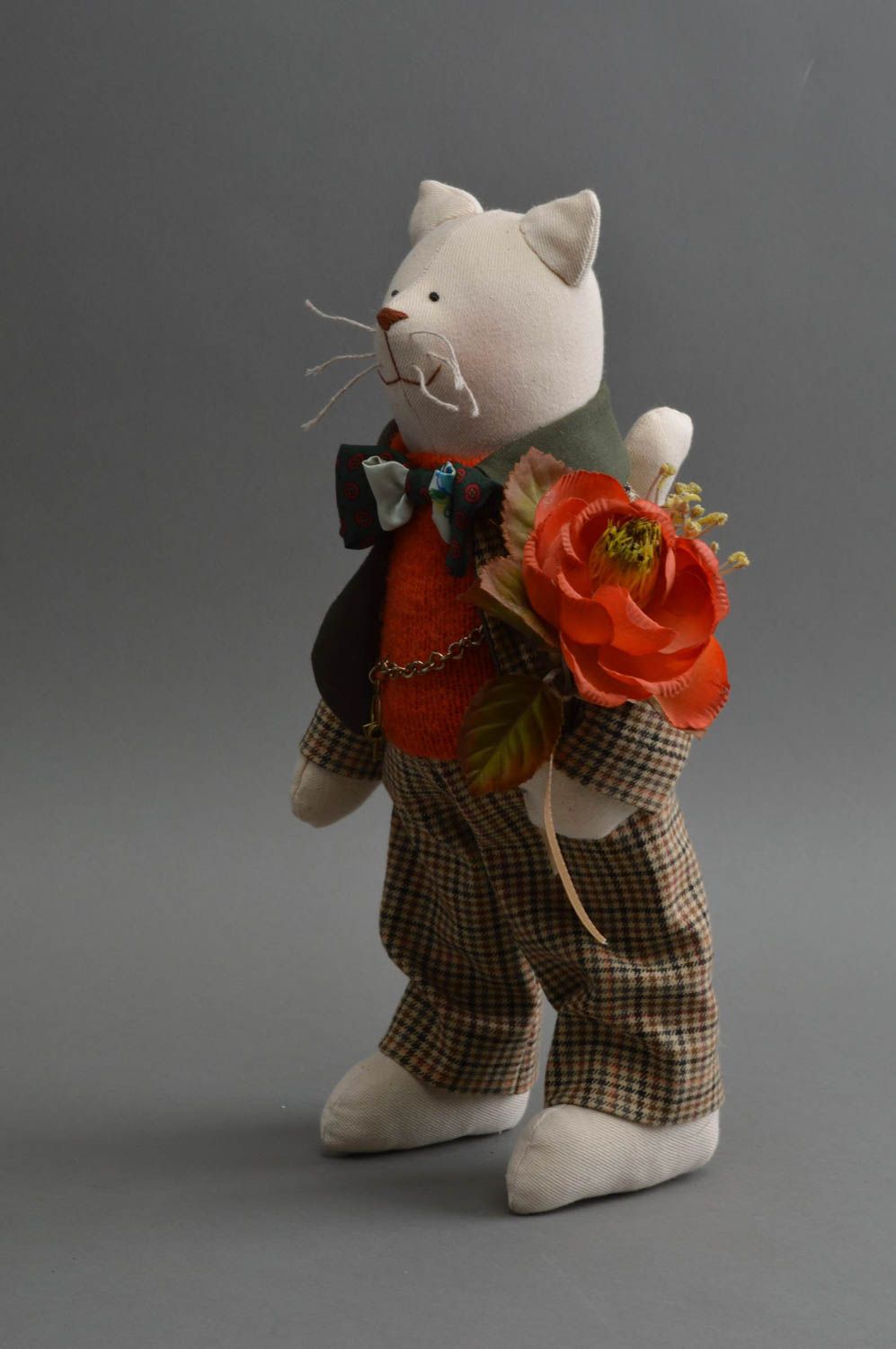 Peluche chat fait main Jouet pour enfant Décoration chambre matériaux naturels photo 3