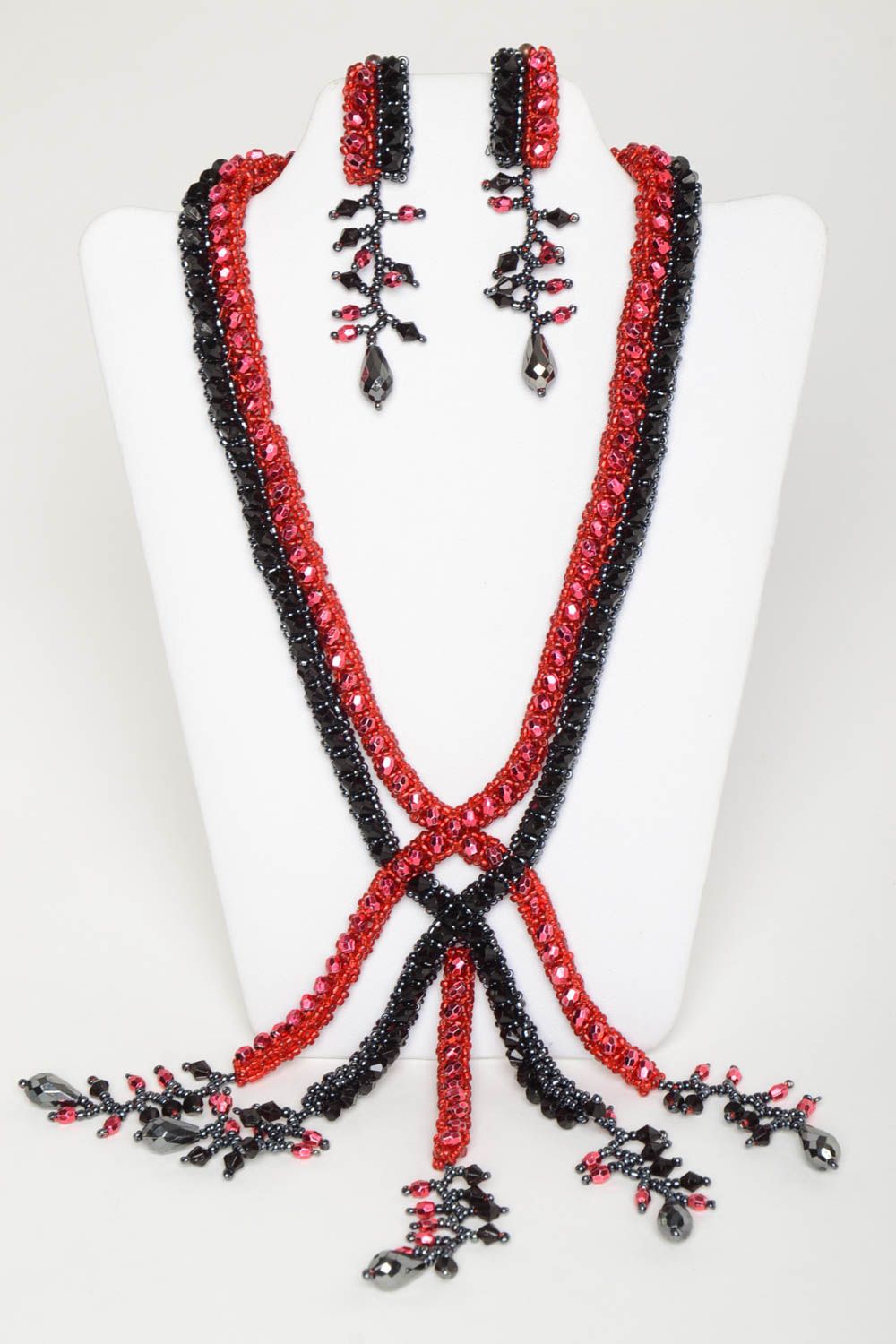 Bijoux faits main Collier femme Boucles d'oreilles perles de rocaille rouge noir photo 1