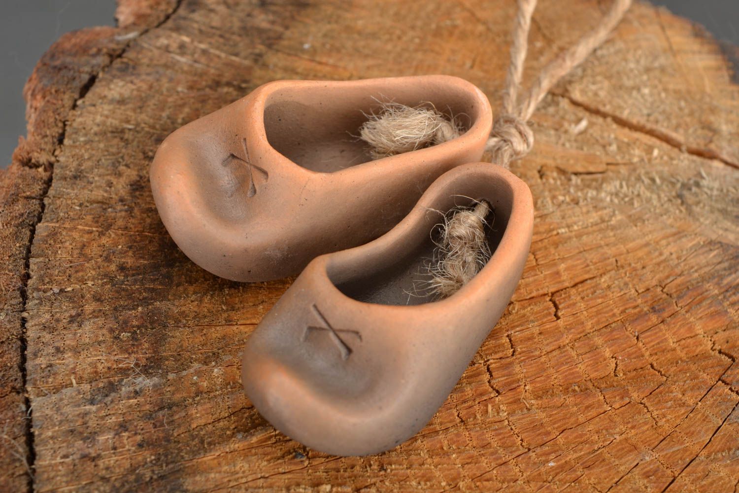 Clay interior pendant Bast Shoes photo 1