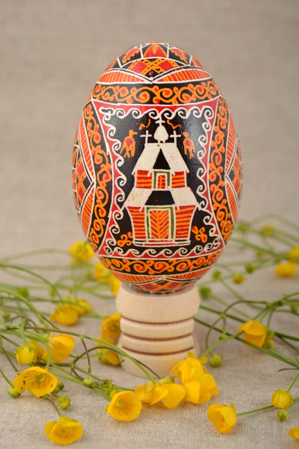 Traditionelles Deko Osterei mit Bemalung von Acrylfarben künstlerisch handmade foto 1