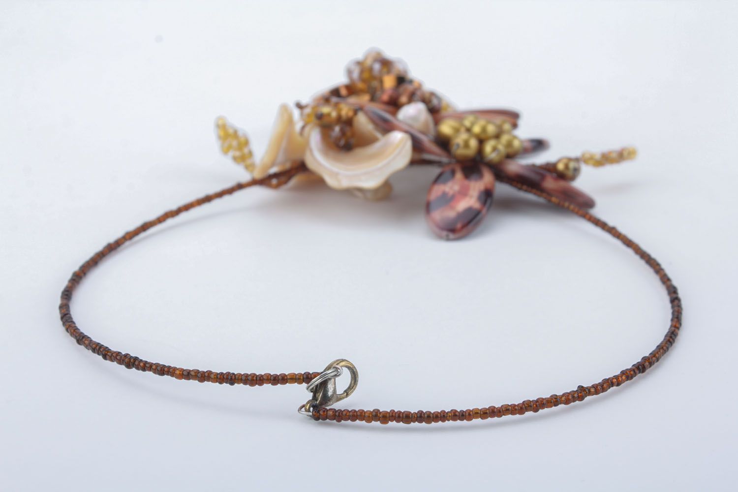 Necklace with natural stones and nacre photo 2