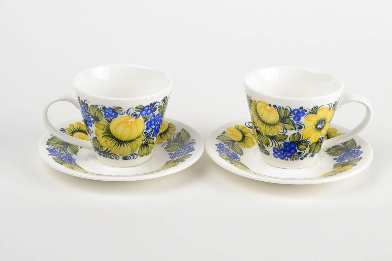 Set of 2 two espresso coffee porcelain cups with the saucers in Russian floral design photo 5