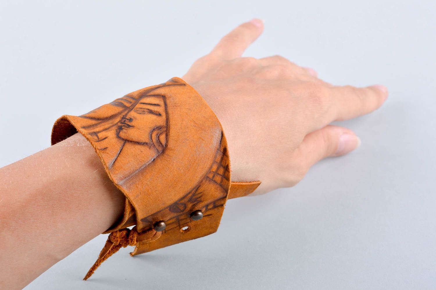 Pulsera de cuero hecha a mano con dibujo accesorio para mujer regalo original foto 5