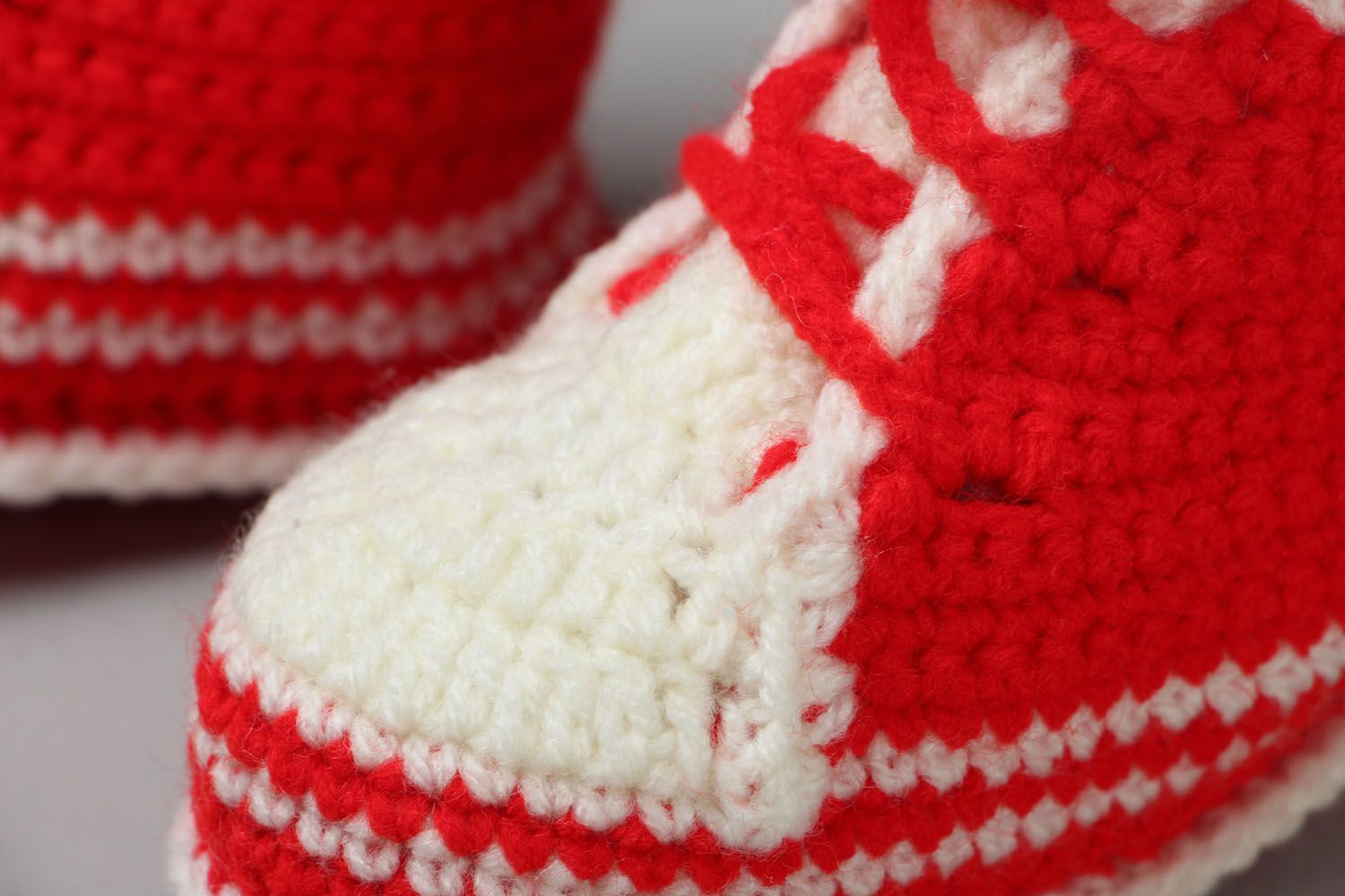 Chaussons bébé tricotés faits main photo 3