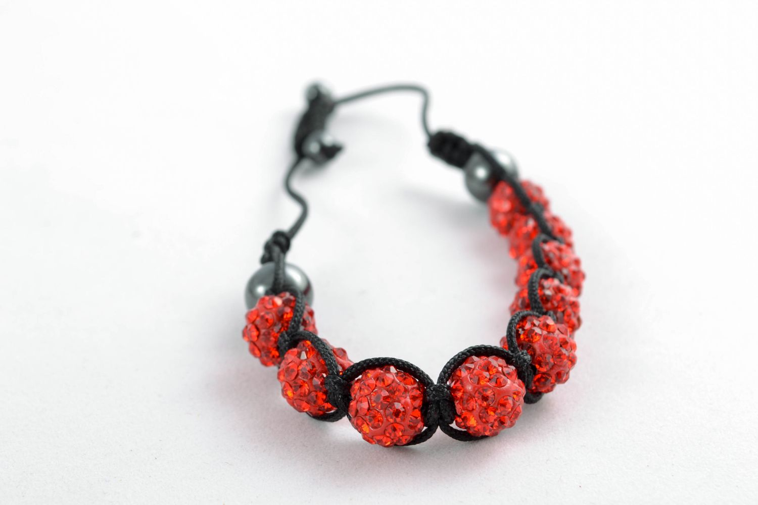 Red and black handmade beaded bracelet photo 4
