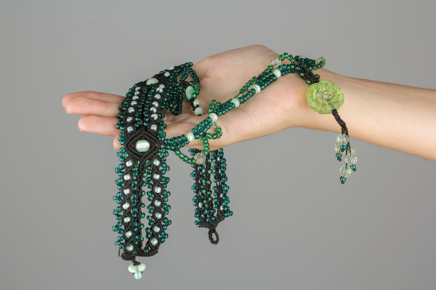 Green woven necklace photo 2