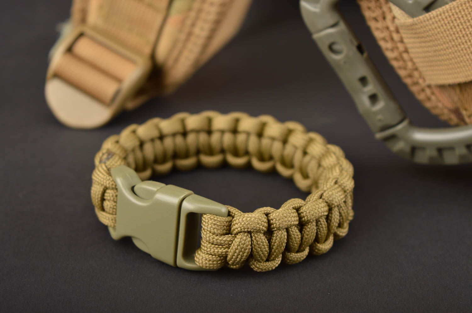 Paracord Armband künstlerisch handgemachter Schmuck Survival Armband braun foto 1