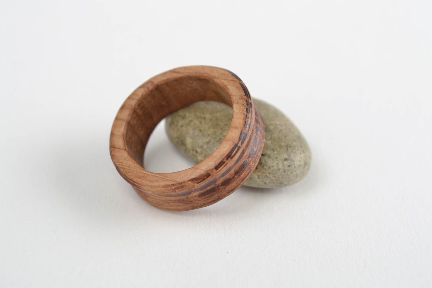 Handmade round brown jewelry ring carved of natural oak wood for women photo 1