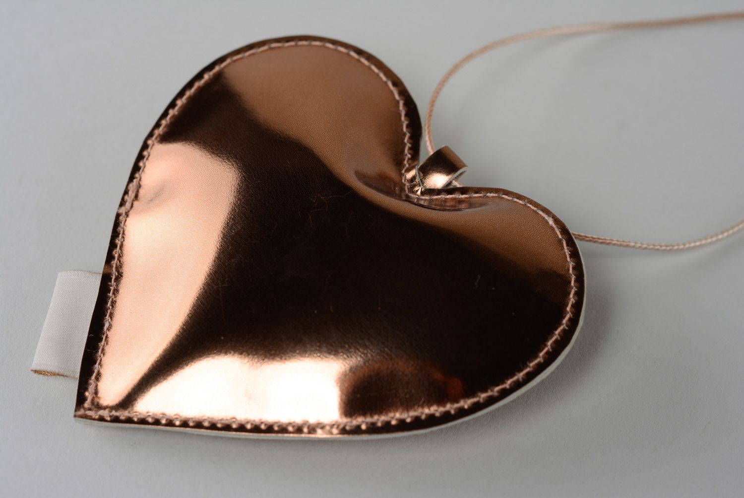 Handmade two-colored leather heart-shaped charm for women's handbags  photo 4
