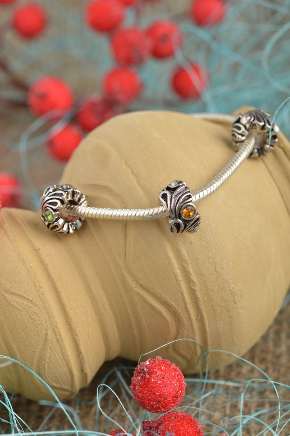 Bracelet fin Bijou fait main en métal avec perles fantaisie Cadeau femme photo 1