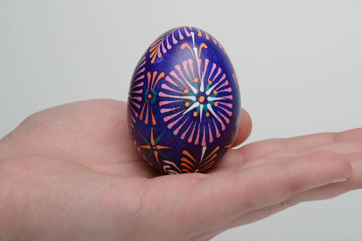 Easter egg with traditional Lemkiv painting photo 5