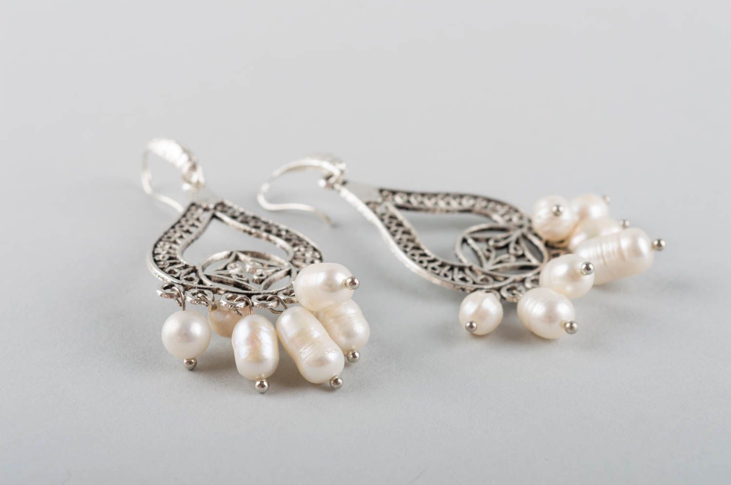 Women's stylish handmade metal earrings with natural stones White Pearls photo 4