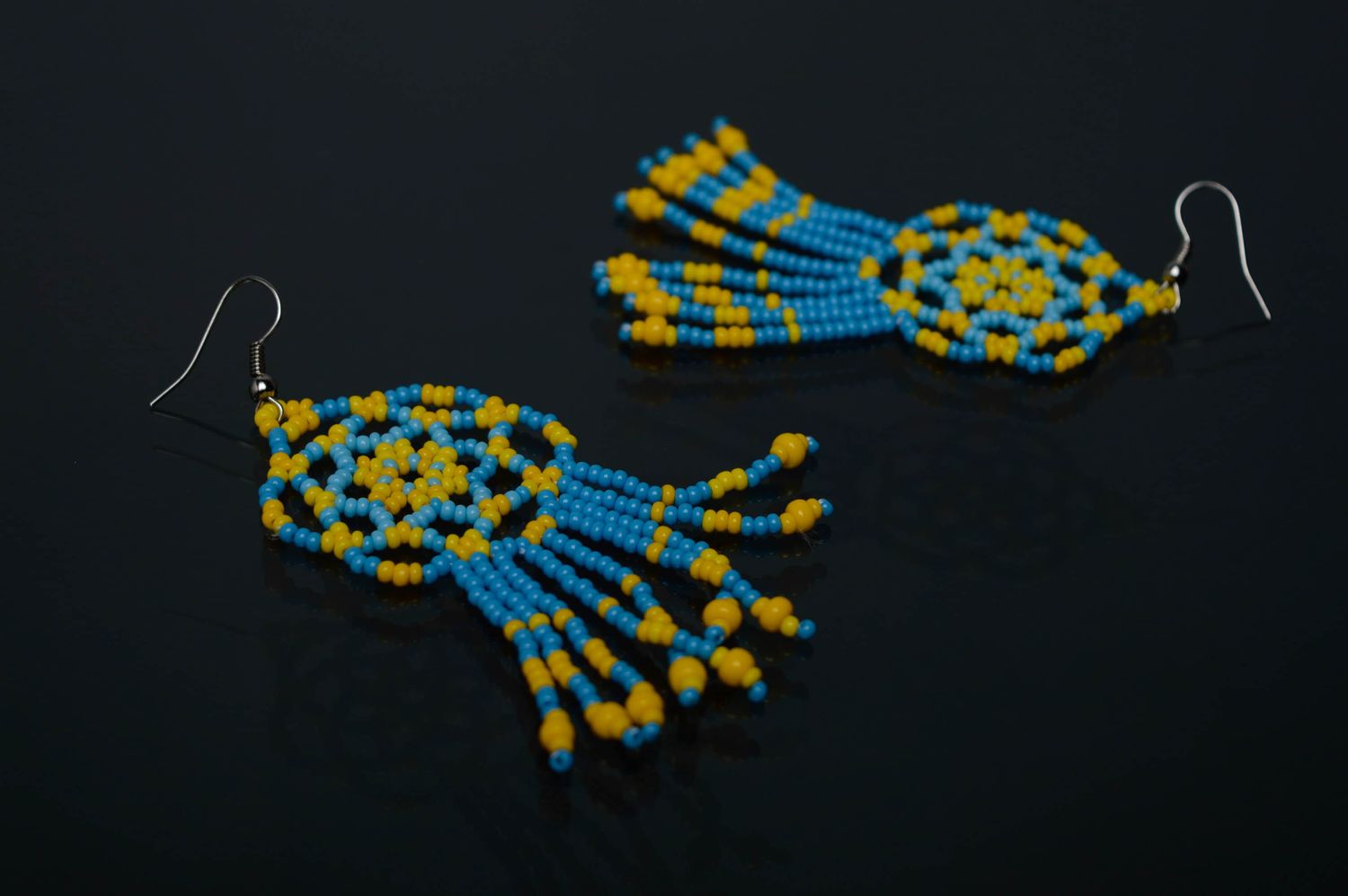 Longues boucles d'oreilles en perles de rocaille bleues et jaunes faites main photo 5