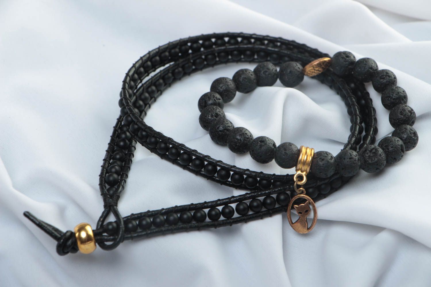 Bracelets en cuir fait main Bijoux originaux Accessoire pour femme design photo 1