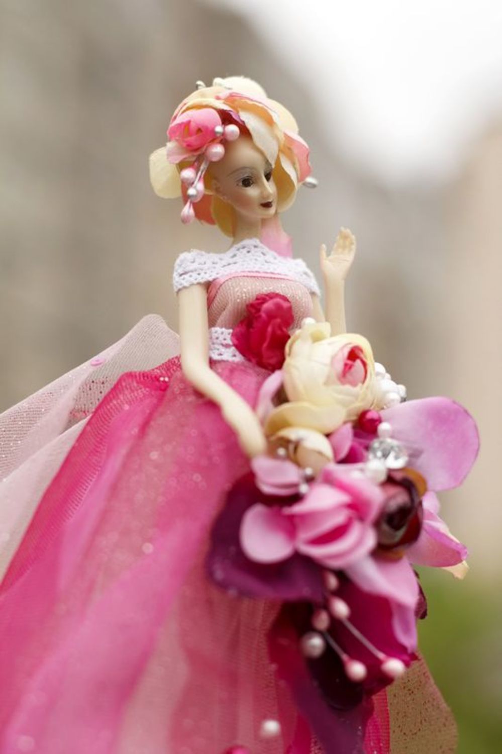 Poupée faite main pour mariage en robe rose photo 3