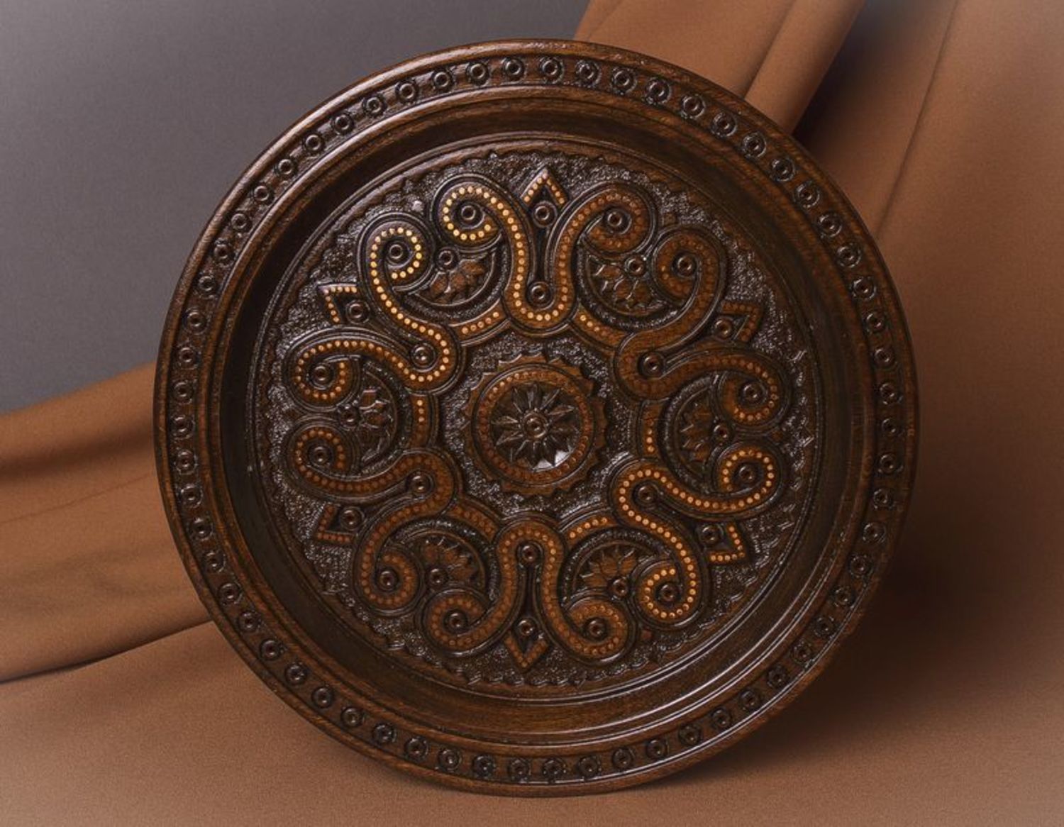 Decorative wooden plate  photo 1
