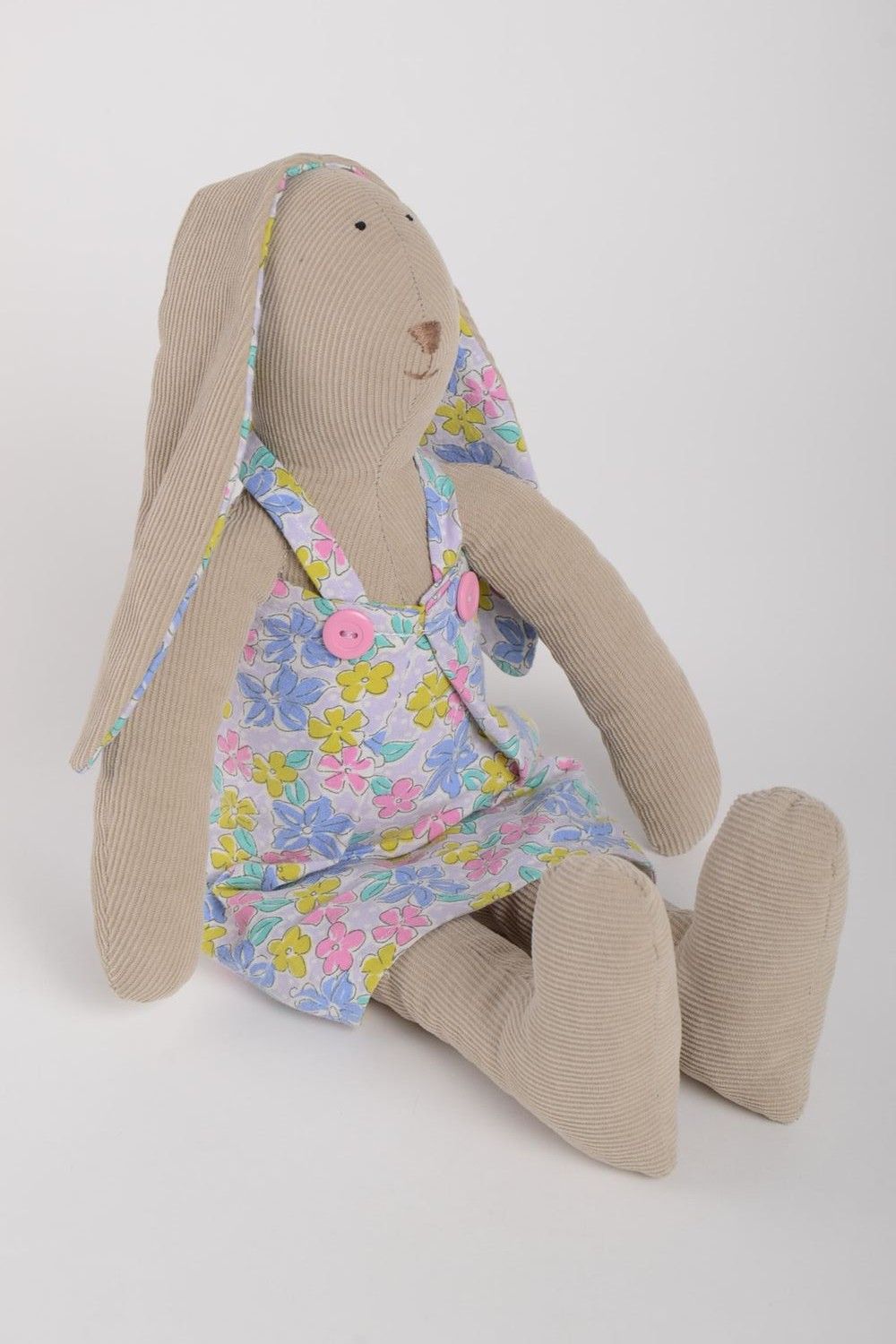 Coneja de peluche hecha a mano juguete de tela regalo original para niña  foto 2