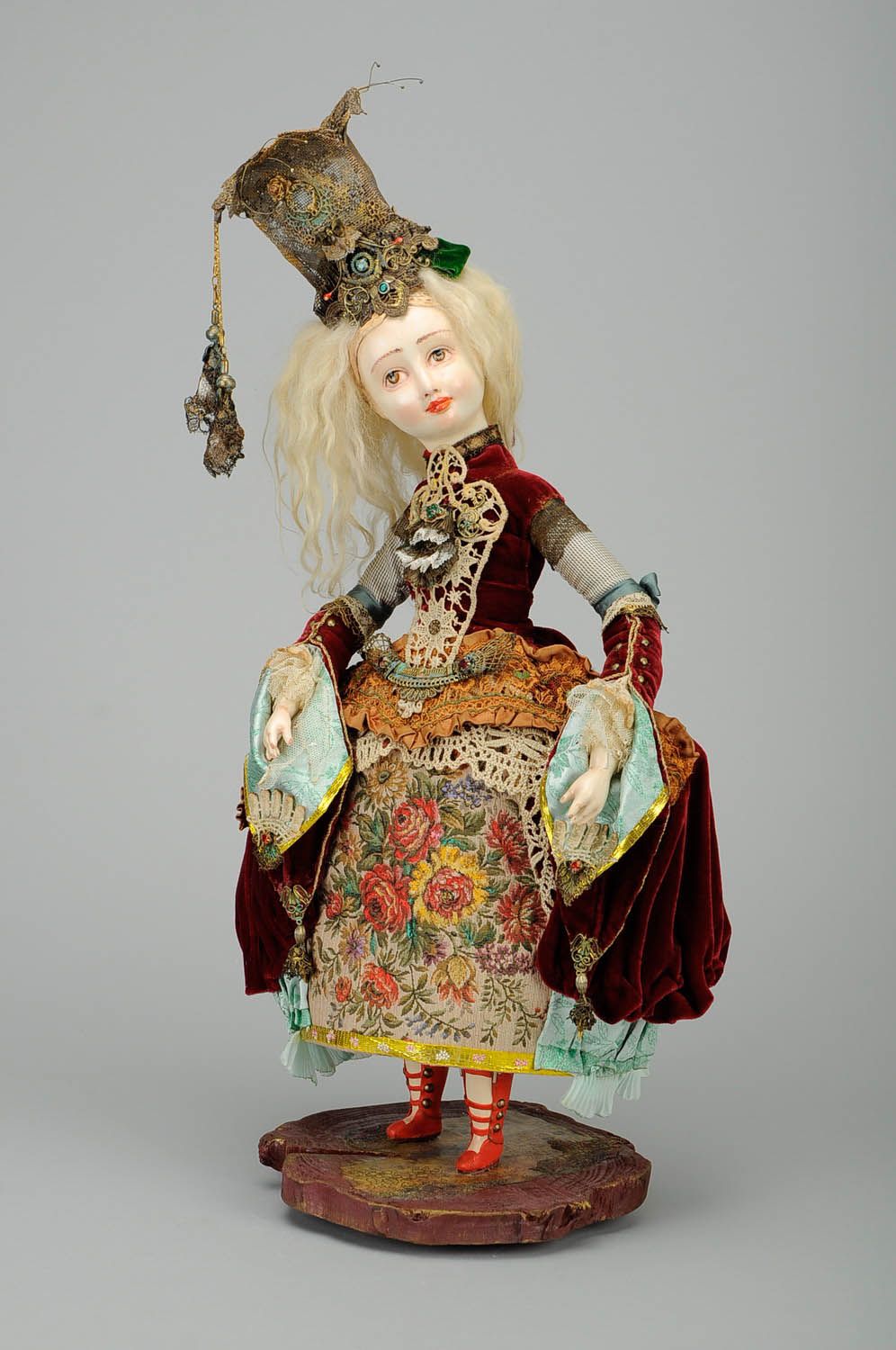 Künstlerische Puppe Gobelin-Prinzessin    foto 1