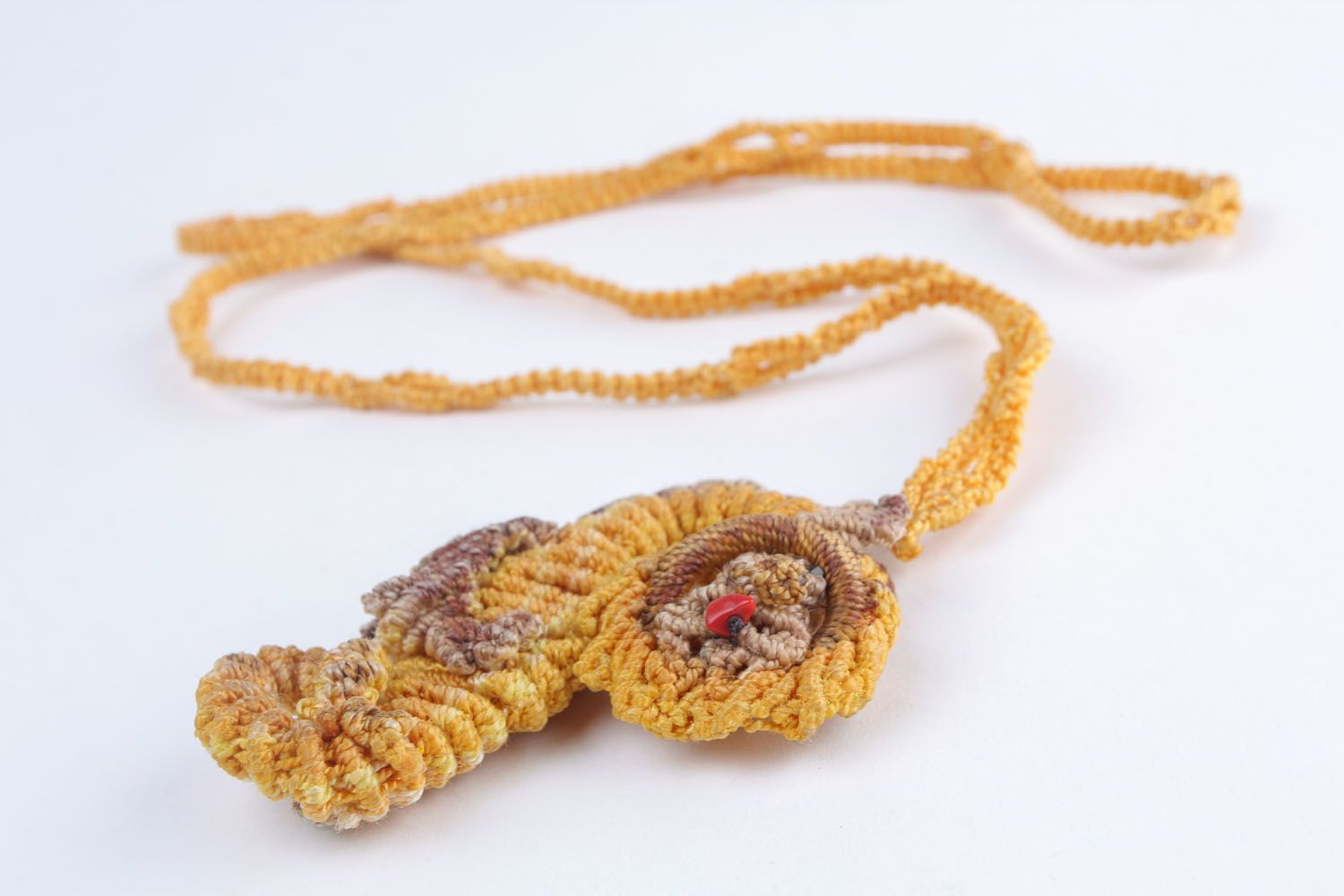 Woven macrame pendant Sea Horse photo 3