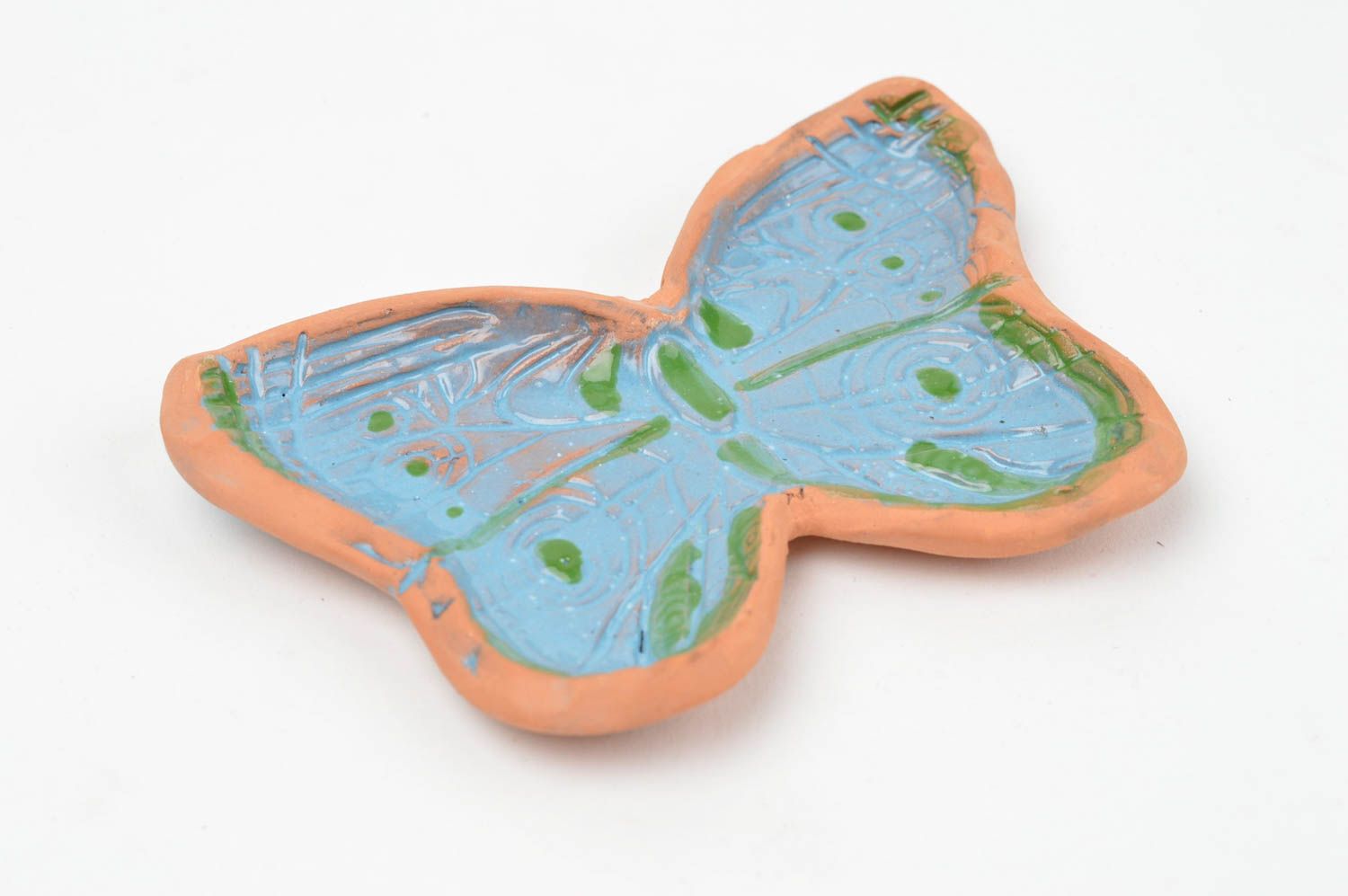 Декоративная тарелка из глины расписанная глазурью в форме бабочки ручная работа фото 2