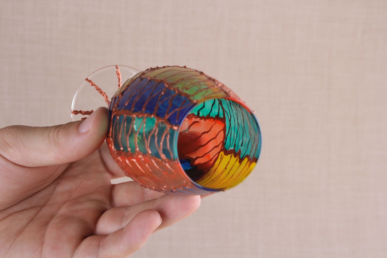 Copa de cristal con pintura de vitral foto 5