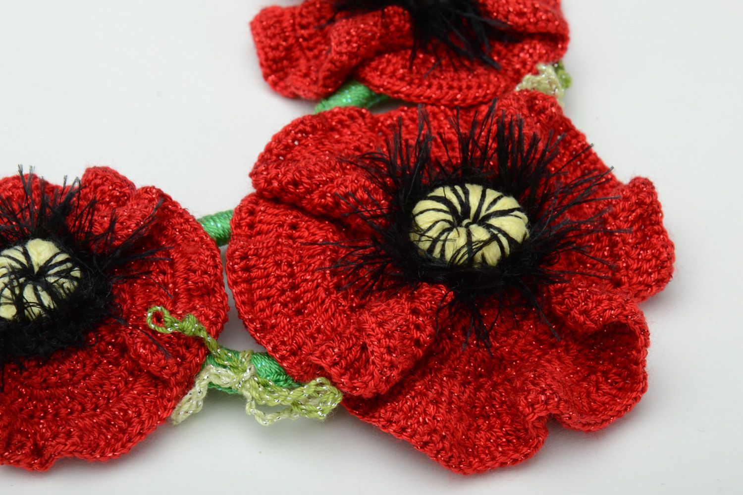 Collier tricoté en acrylique et coton fait main pour femme Pavots rouges photo 3