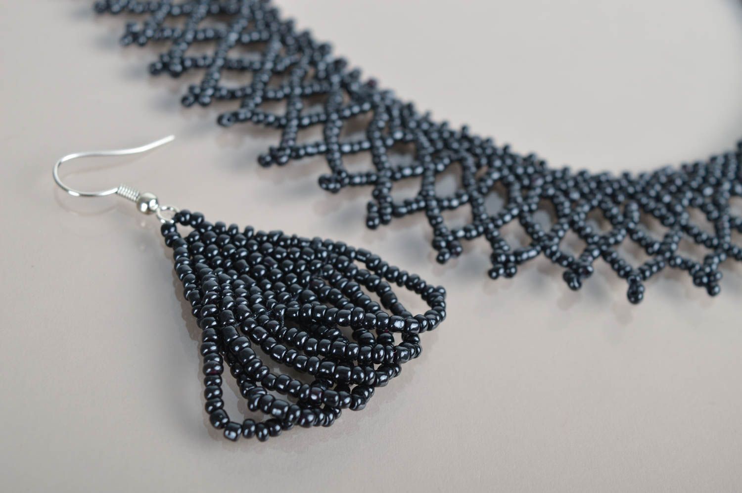 Колье из бисера украшения ручной работы бисерные серьги ожерелье из бисера фото 3