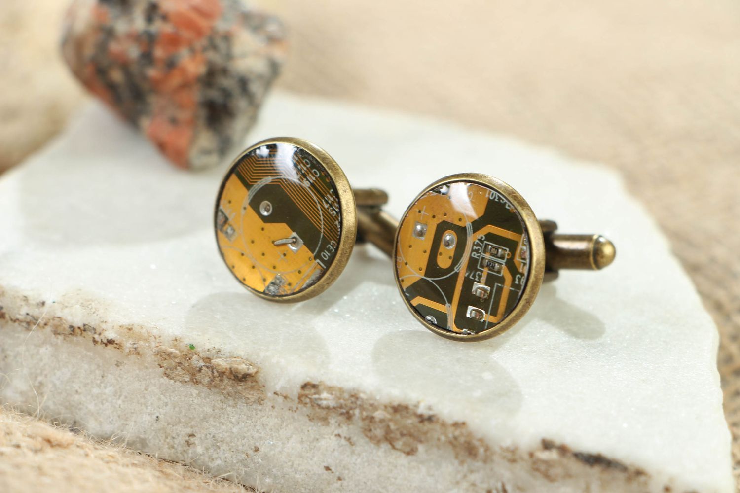 Round cuff links with micro schemes of yellow color photo 4
