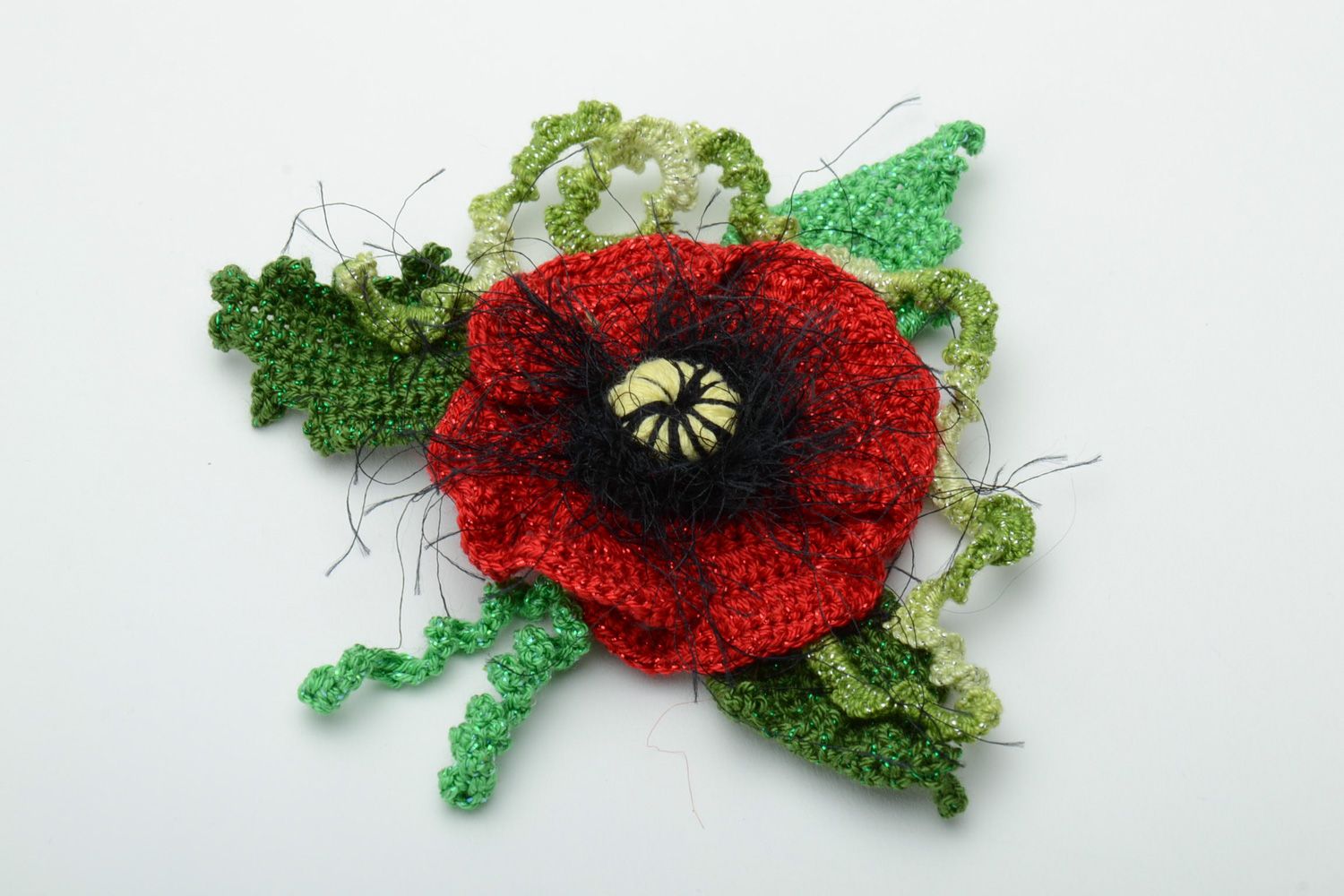 Handmade red crochet poppy flower brooch photo 3