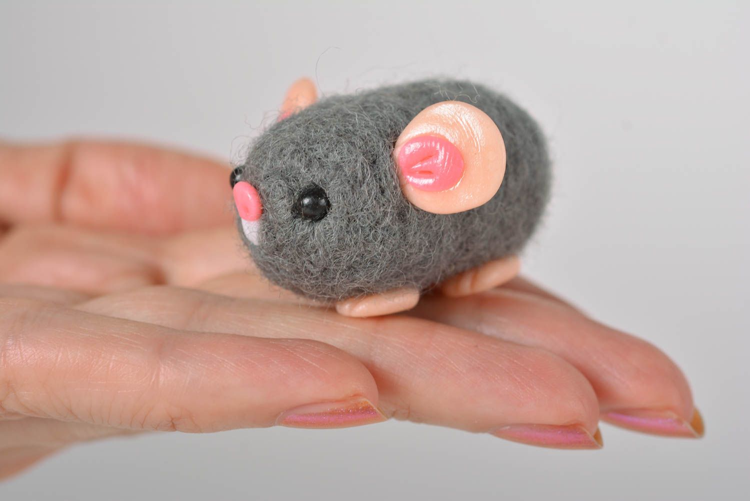 Игрушка из полимерной глины фигурка ручной работы фигурка животного мышонок фото 4