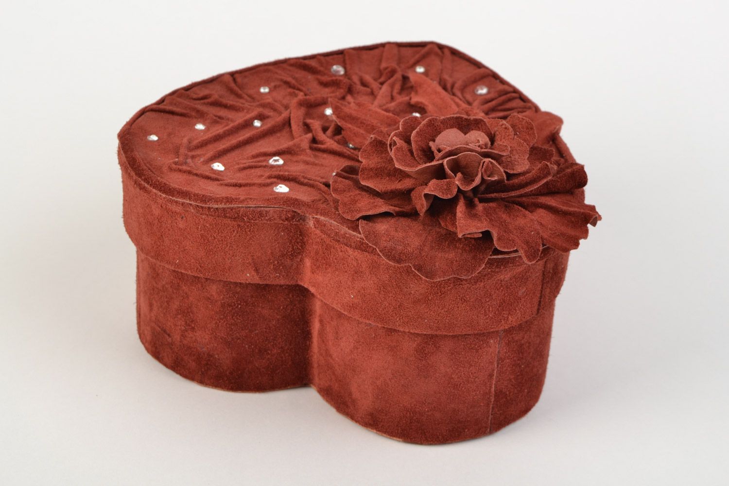 Handmade heart shaped designer jewelry box fitted with suede of brown color photo 5