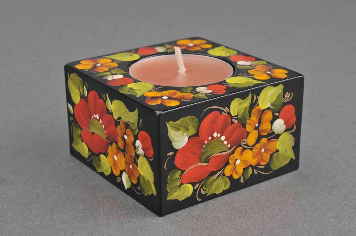 Quadratischer Kerzenständer aus Holz Dreifaltigkeitsblume foto 1