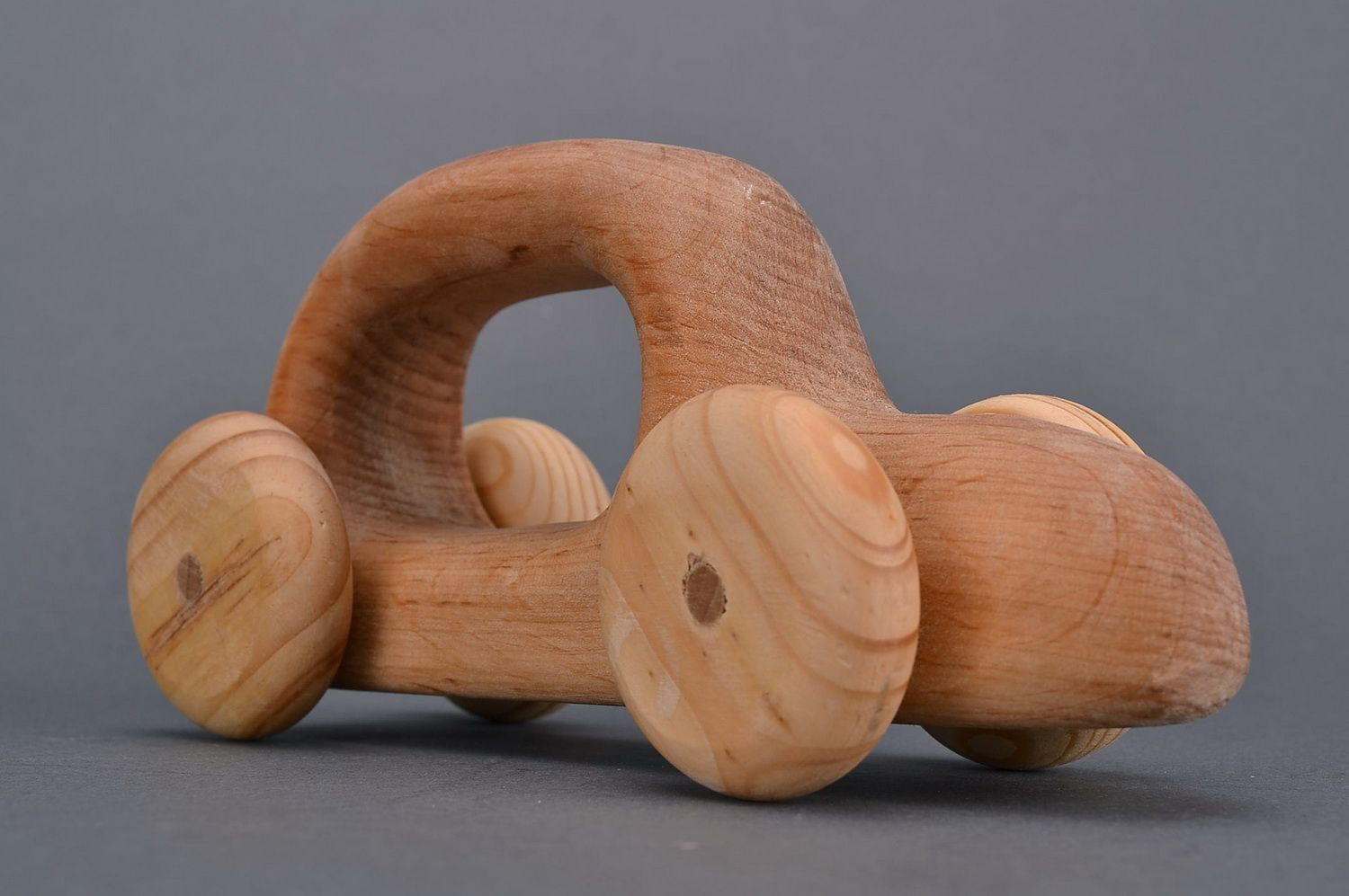Coche de juguete en madera  foto 3