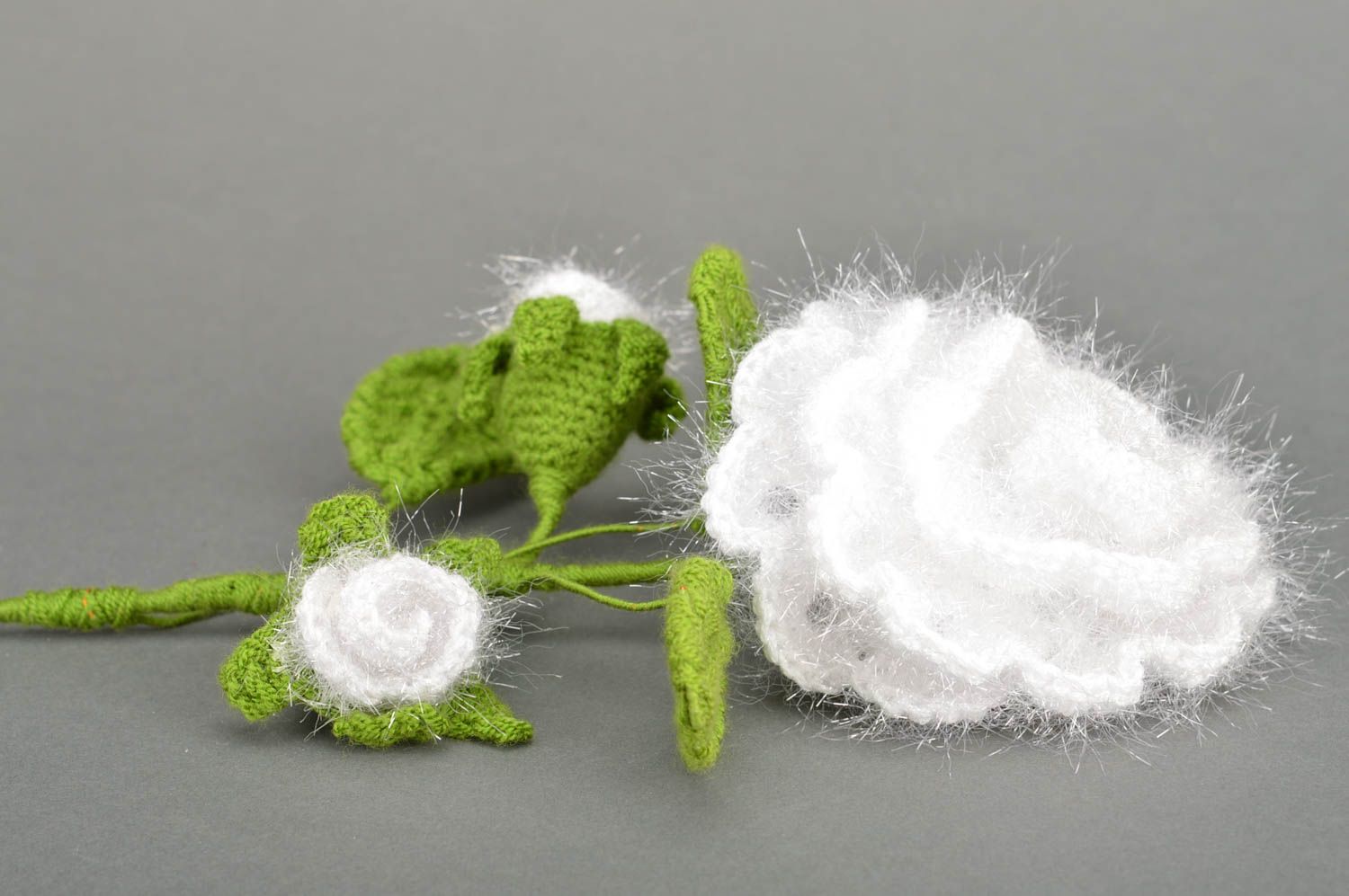 Artificial crocheted acrylic flower for home decor White Rose handmade ideas photo 2