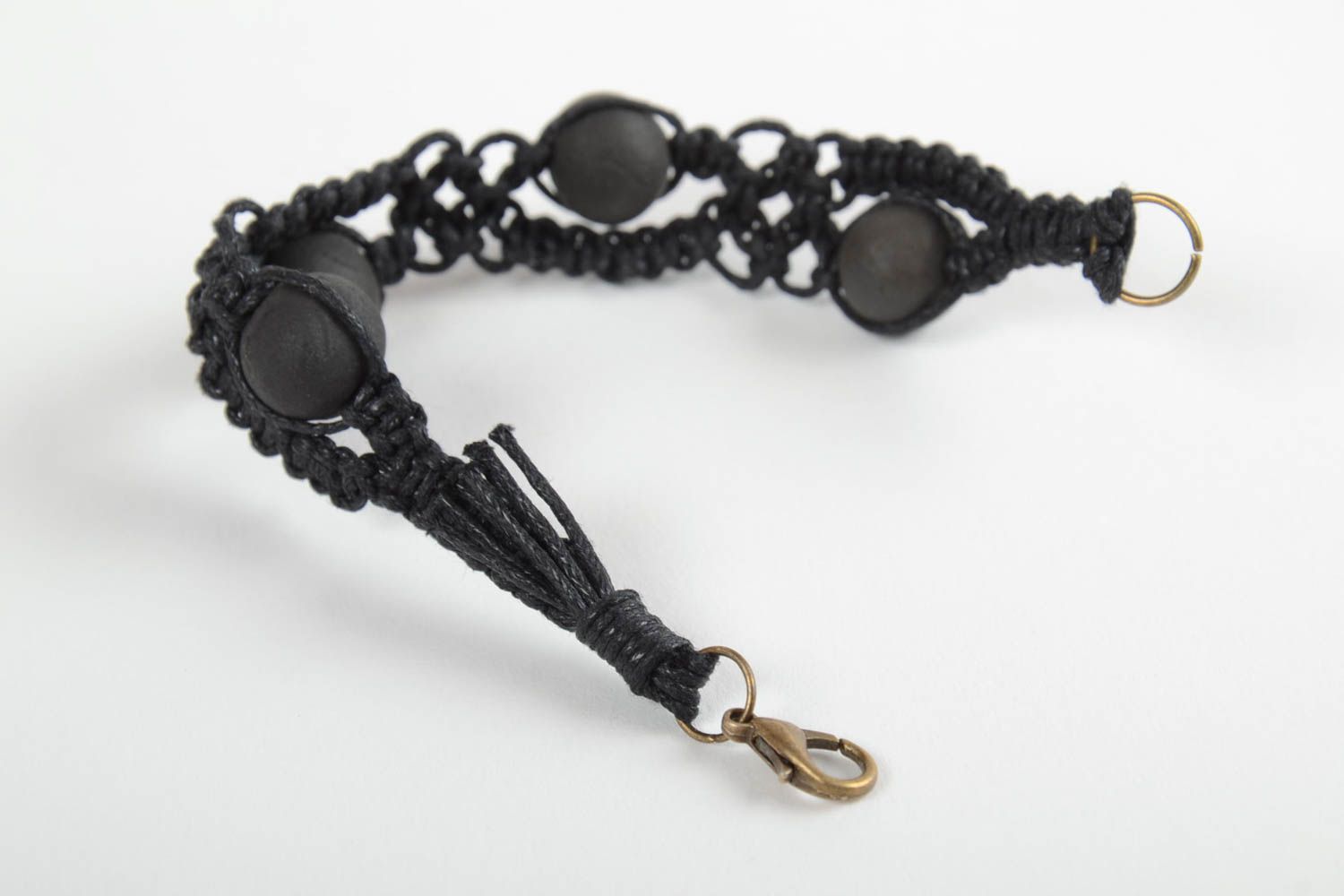 Черный браслет из глины ручной работы в этническом стиле необычный для девушек фото 4