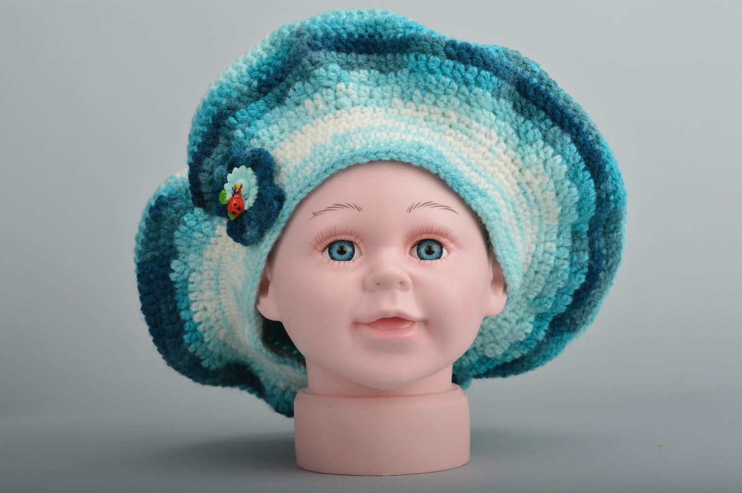 Schöne originelle stilvolle gehäkelte Baskenmütze blau handmade für Kinder foto 1