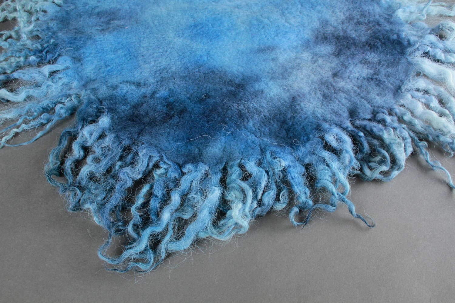 Petit Tapis en laine feutrée fait main bleu moelleux original Déco maison photo 3
