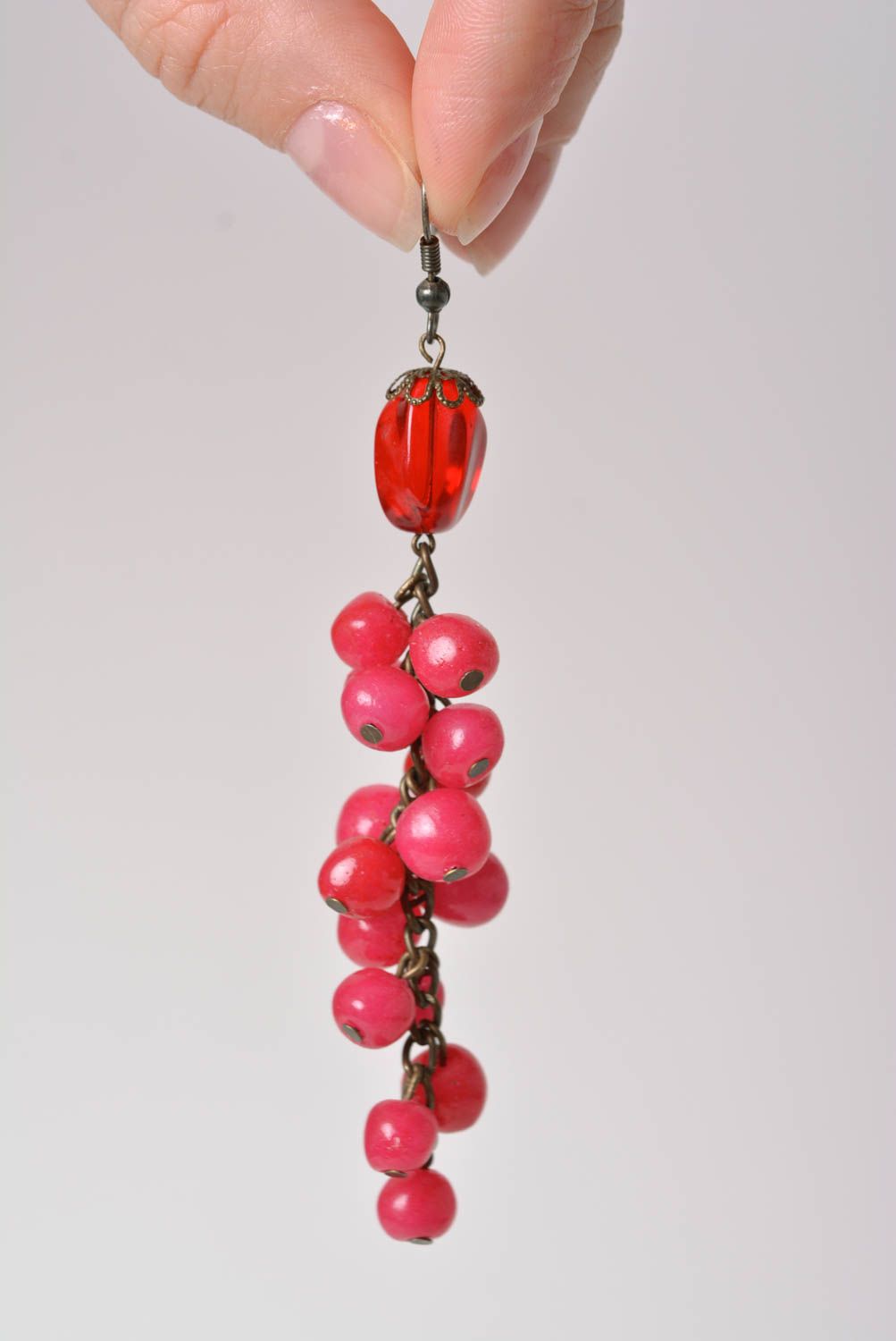Boucles d'oreilles pendantes en pâte polymère rose foncé faites main pour femme photo 2