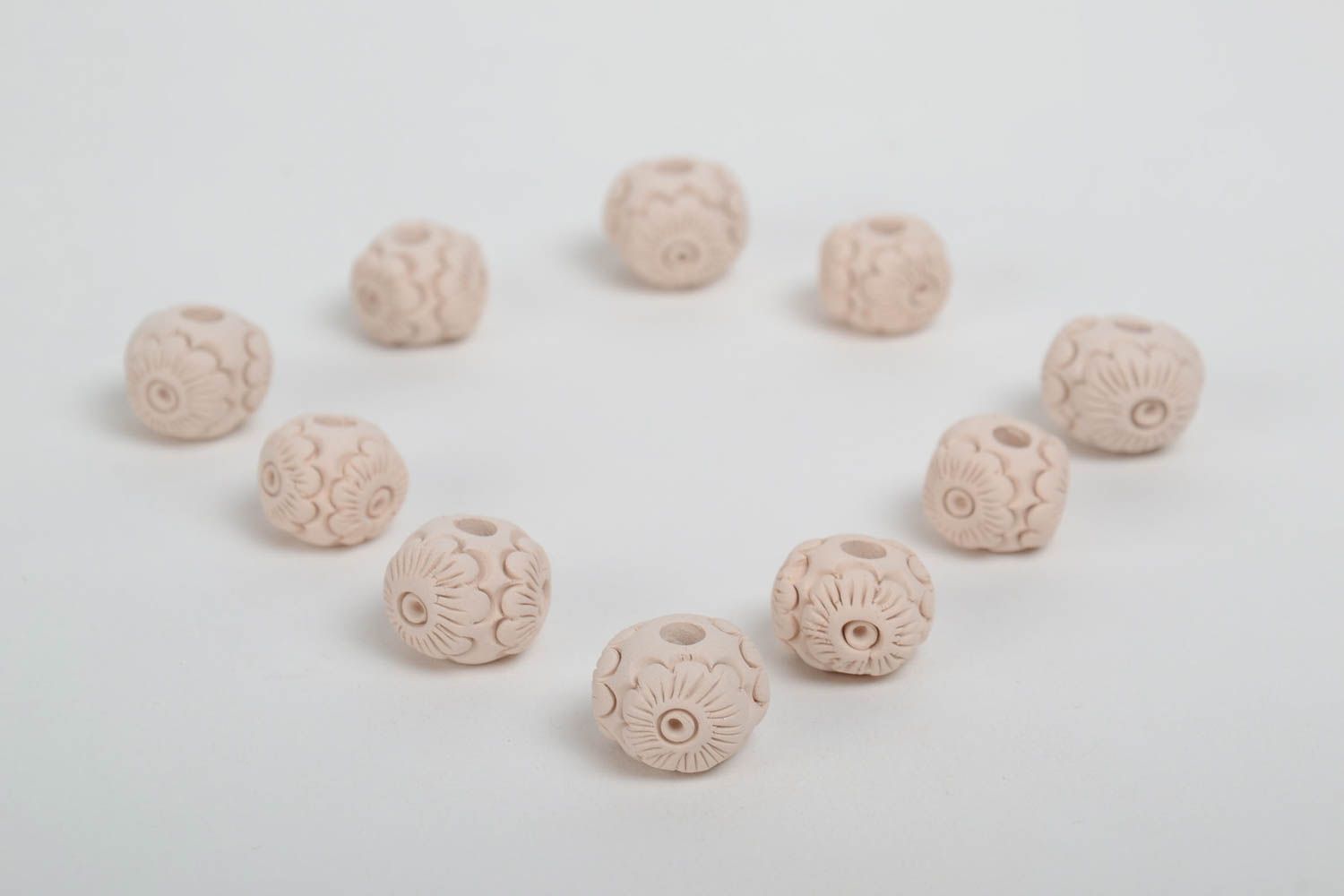 Set of 10 handmade white small round beads with flowers for jewelry making photo 2